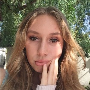 Meet your Posher, Kara